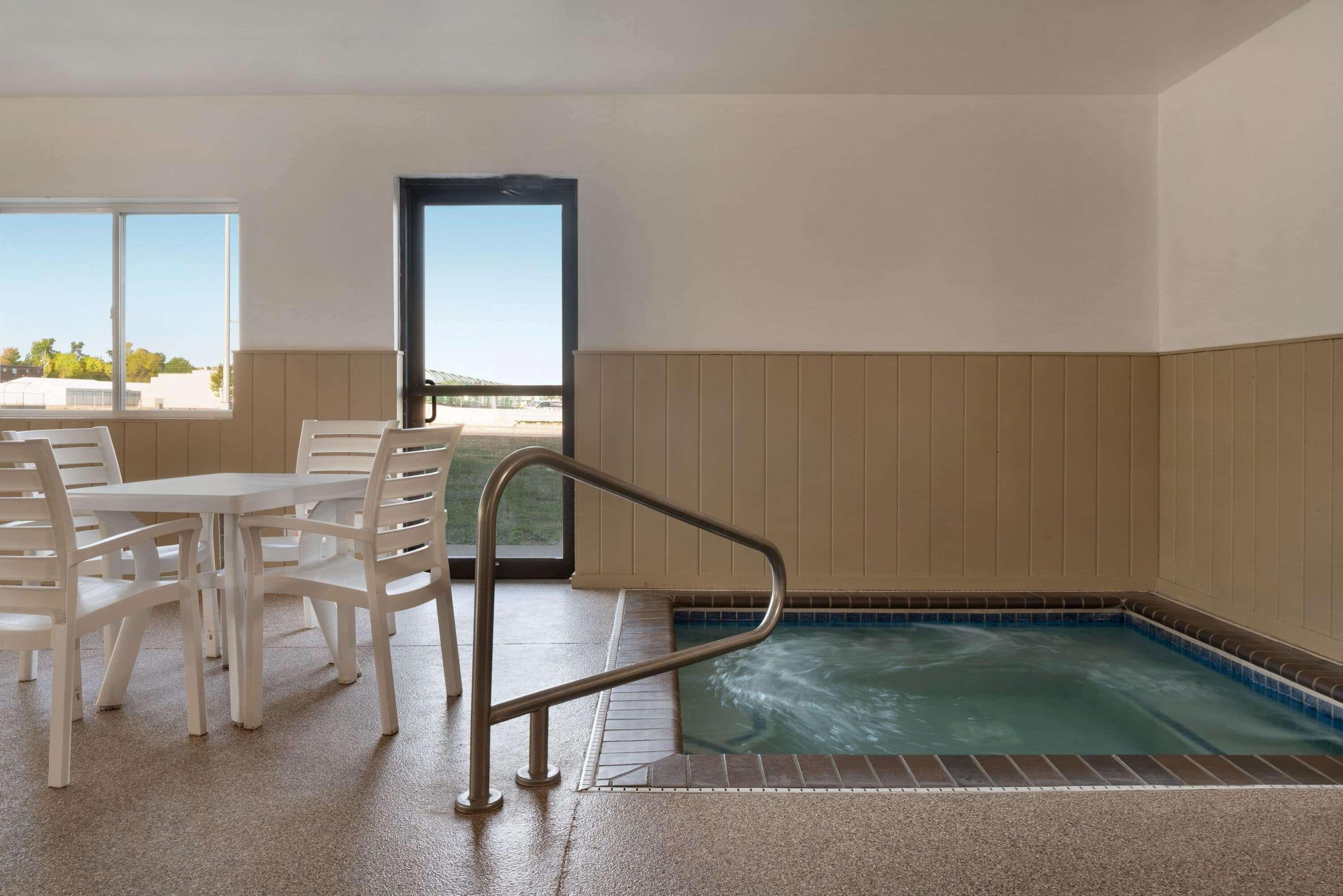 Super 8 By Wyndham Sioux Falls Esterno foto