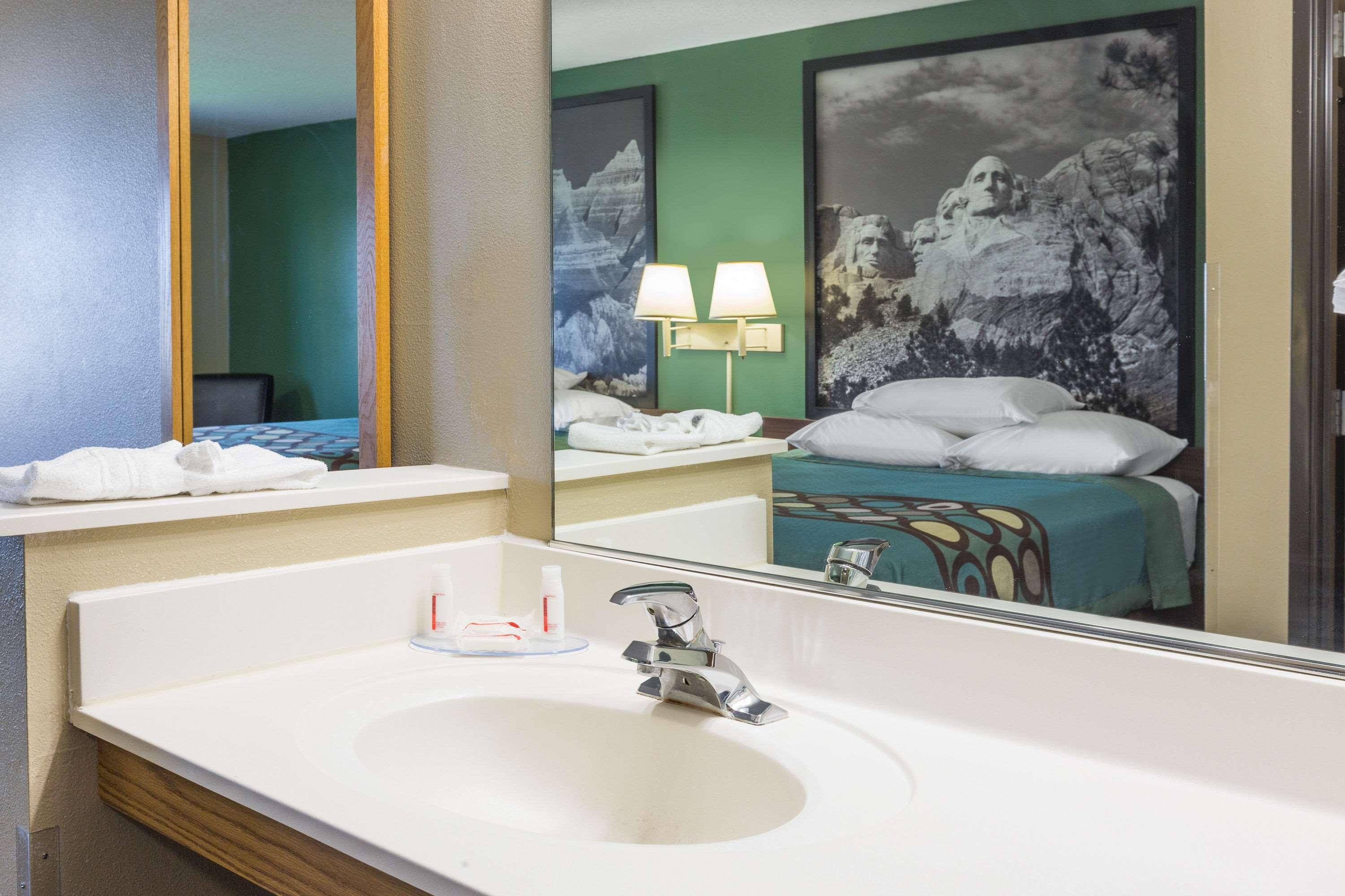 Super 8 By Wyndham Sioux Falls Esterno foto