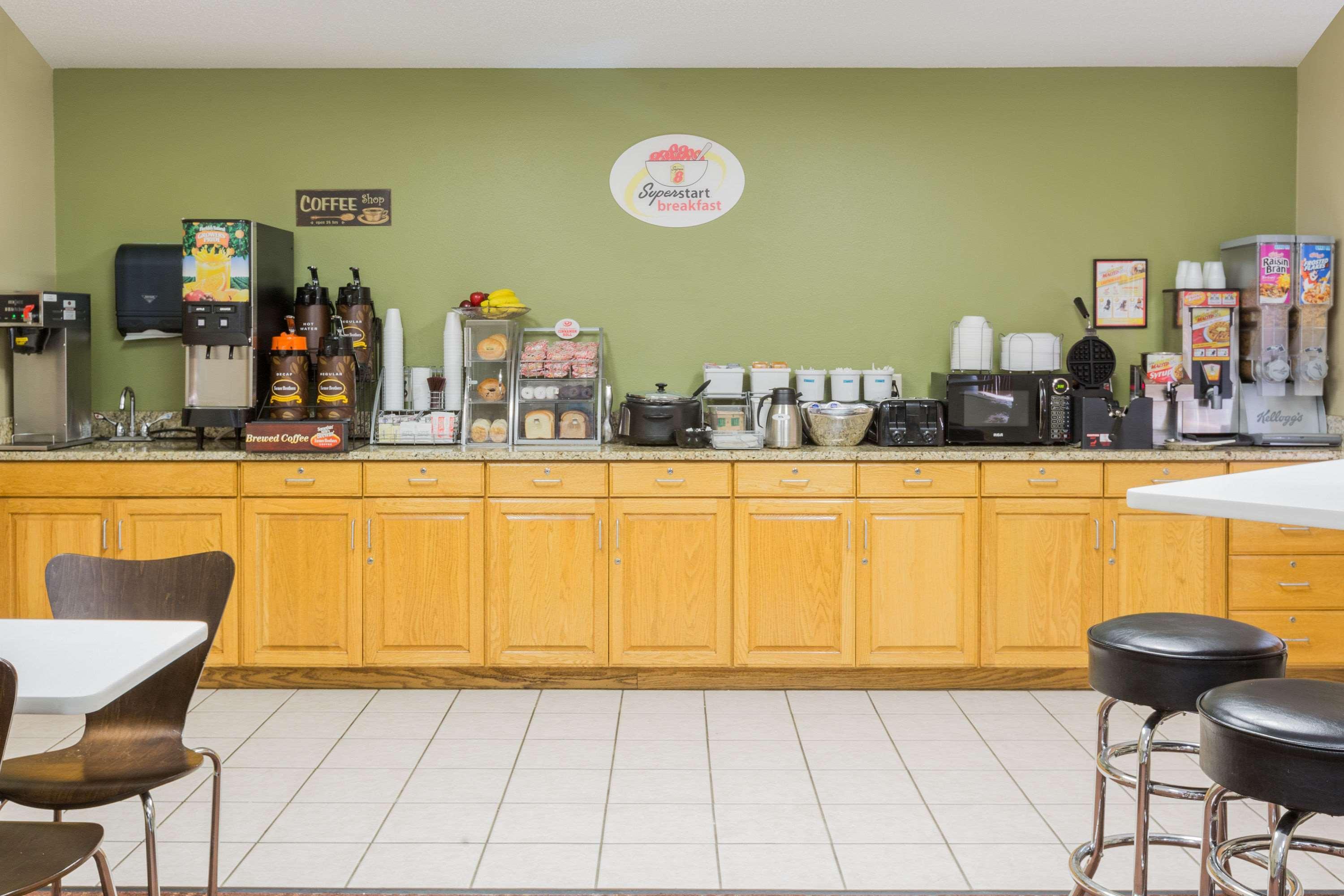 Super 8 By Wyndham Sioux Falls Esterno foto